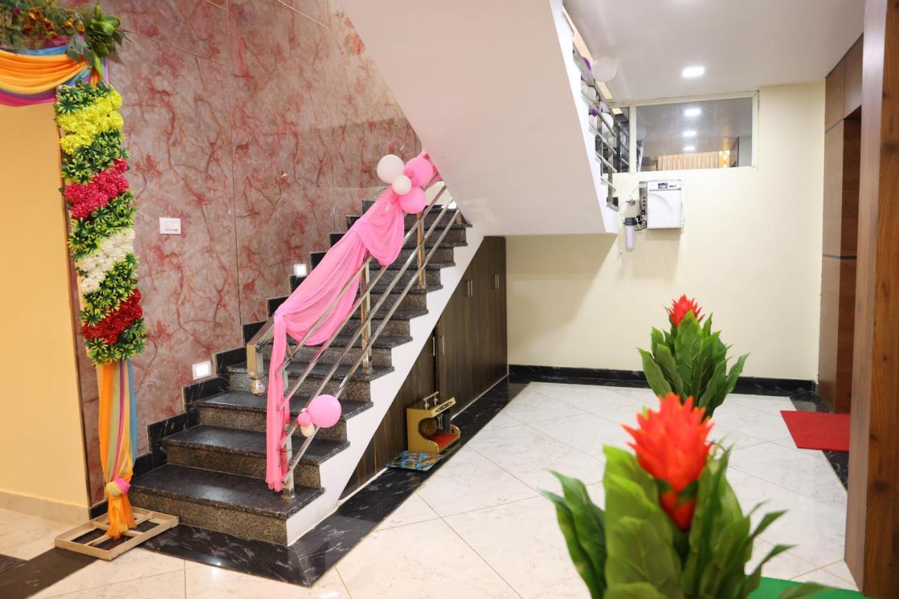 Sunshine International Boarding & Lodging Belur  Buitenkant foto